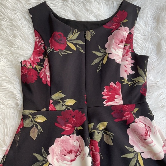 WHBM Flower dress - Picture 3 of 6